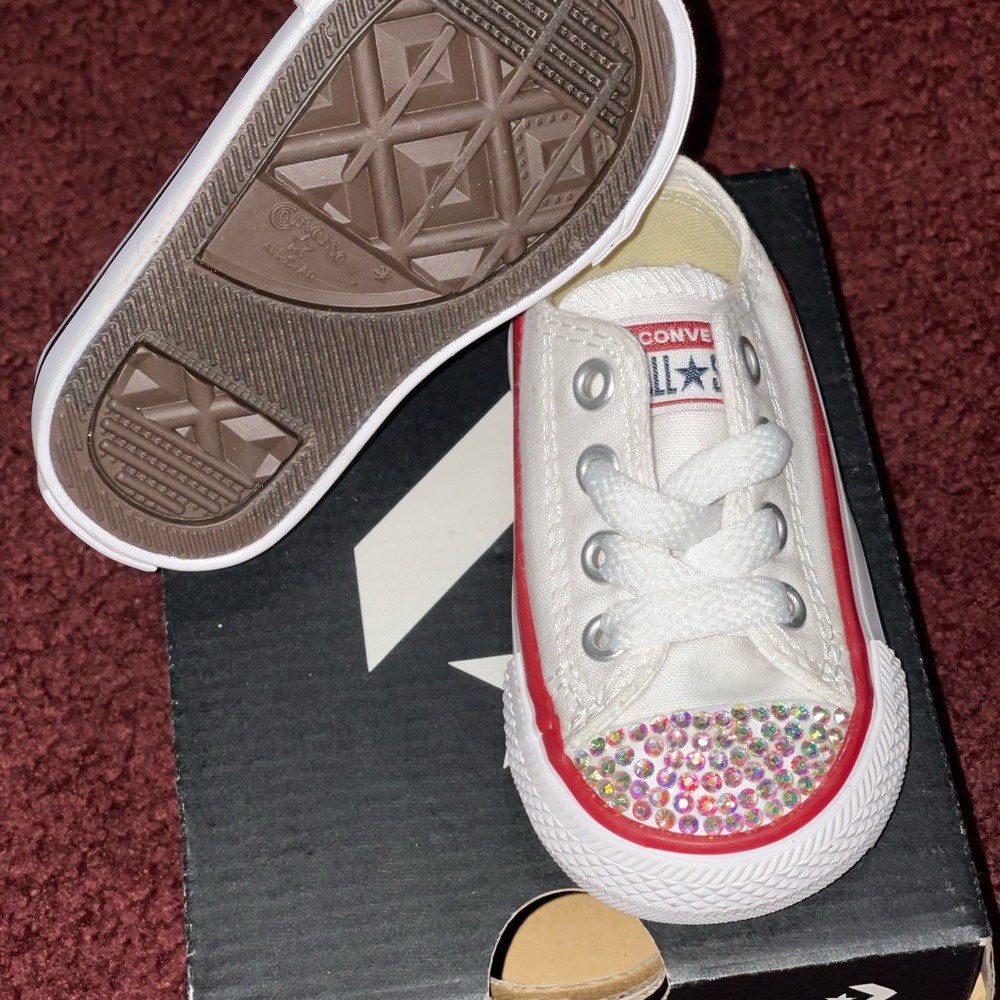 Converse - Picture 2 of 2